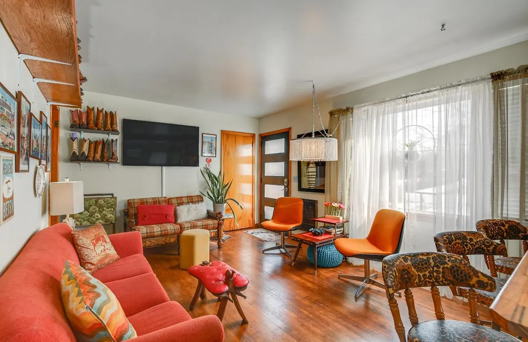6 Mi To Downtown: 70S-Themed Home In Nashville!-1